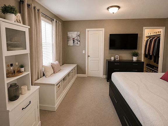 5th image of 3323 Terry Ln