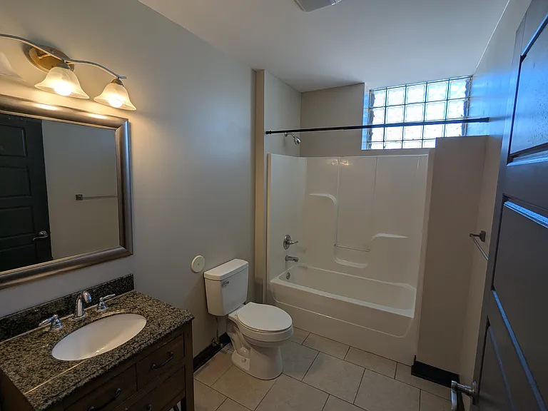 126 W A St #1B — Photo 13