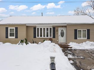 34 Grabowski Ct, Monroe Township, NJ 08831