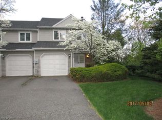 36 Stockton Ct, Morris Plains, NJ 07950