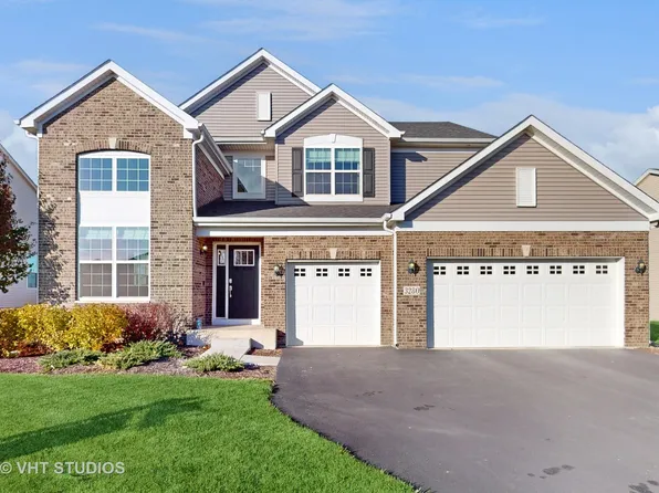 3280 Huntington Ln, Montgomery, IL 60538