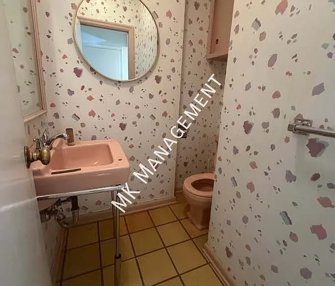 571 Charles Ave — Photo 10
