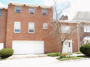 33 Manorfield Cir, Delmont, PA