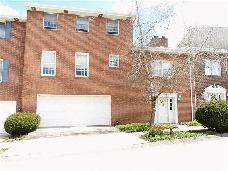 33 Manorfield Cir photo 1