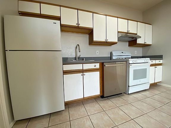 3rd image of 629 E 19th St APT 306