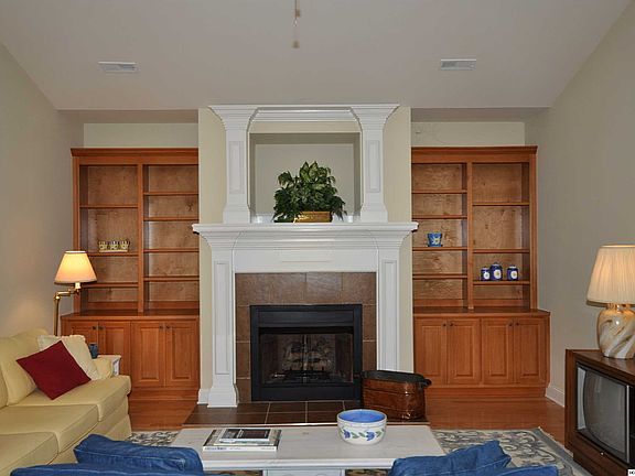 2nd image of 3151 Mallard Point Dr SE