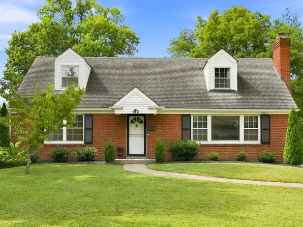 912 Beechwood Rd, Woodlawn Park, KY 40207