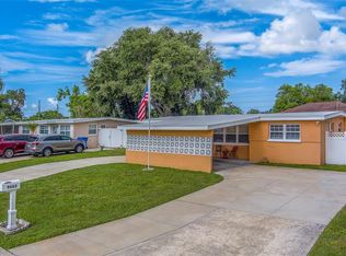 9664 Groveland St, Seminole, FL 33772