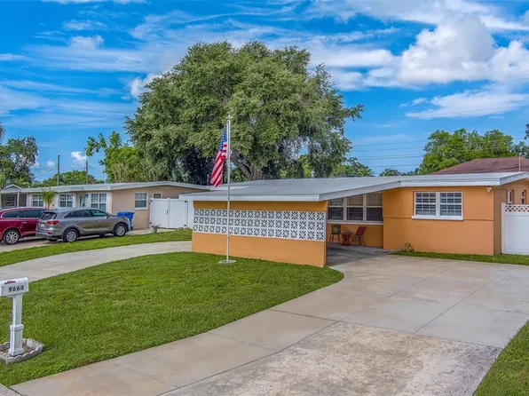 9664 Groveland St, Seminole, FL 33772
