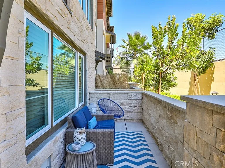 1207 Doheny Way — Photo 42