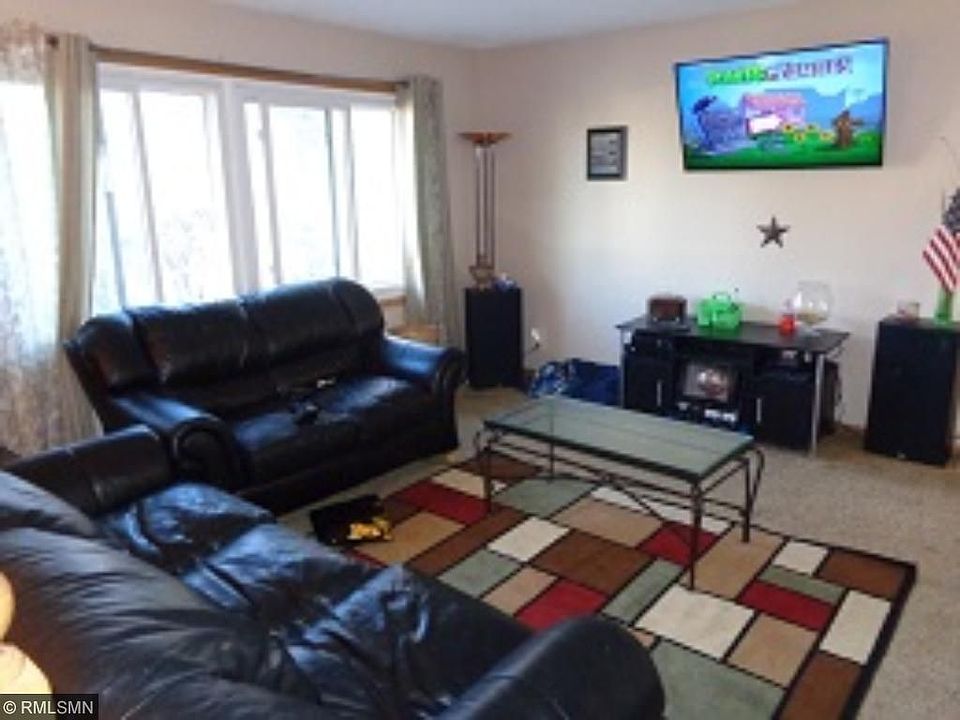 2nd image of 2611 Yellowstone Blvd