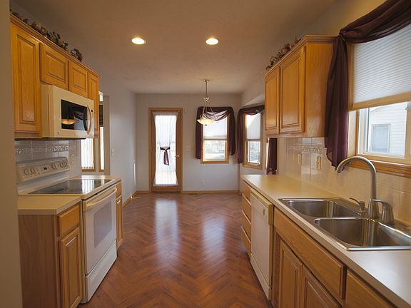 4th image of 1026 Shoal Pointe Dr