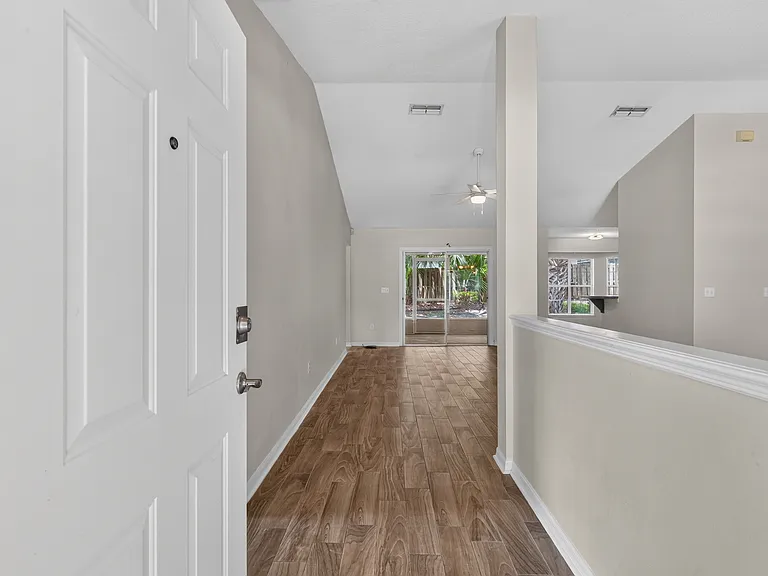 8038 SW 67th Rd — Photo 7