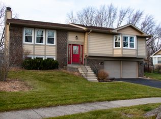 656 Londonberry Ln, Bolingbrook, IL 60440