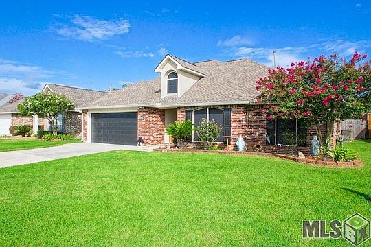 2nd image of 26577 Parkwood Dr
