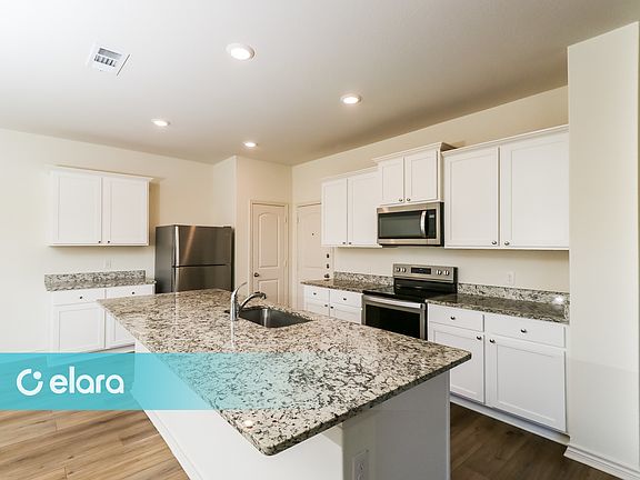 4th image of 204 Crescent Park Dr