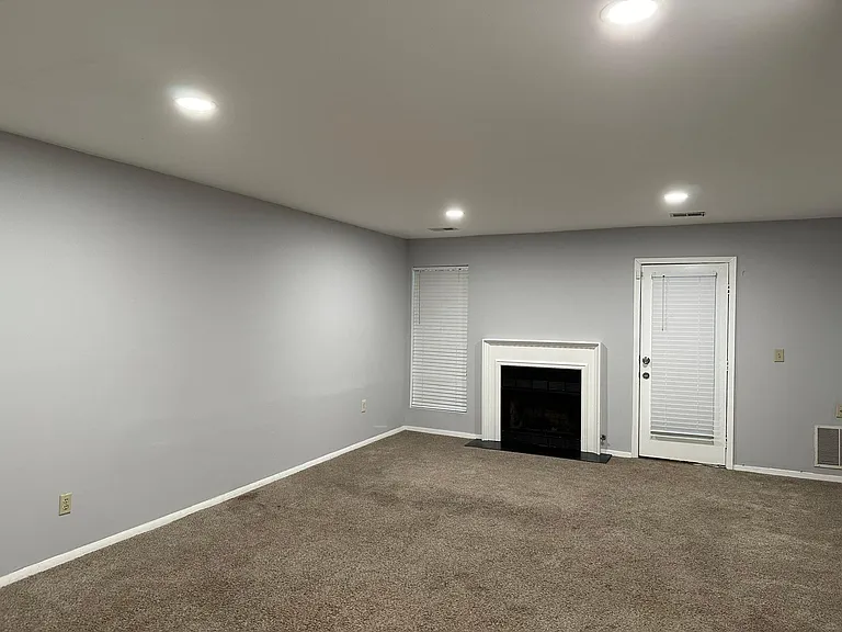 2937 Aspen Woods Entry — Photo 4
