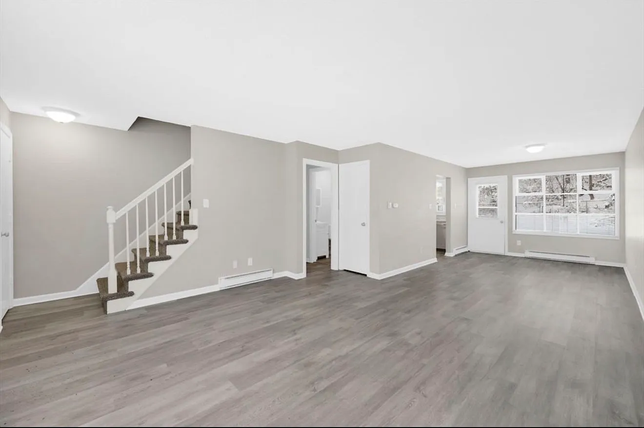 2 bed, 1.5 bath, 1000 sqft, $1,850 — Photo 2