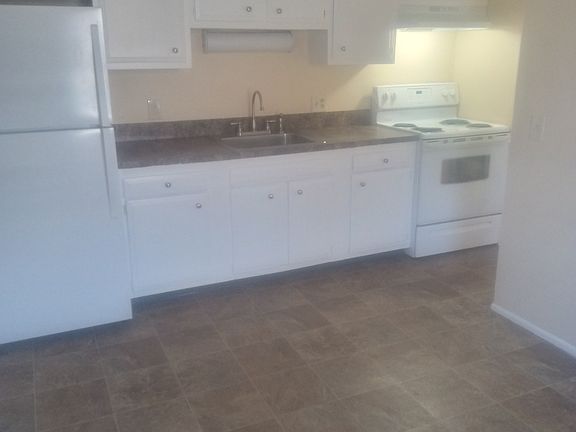 2nd image of 95 Larch St #2