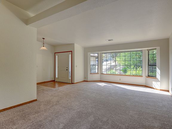 4th image of 2833 Clemson Dr