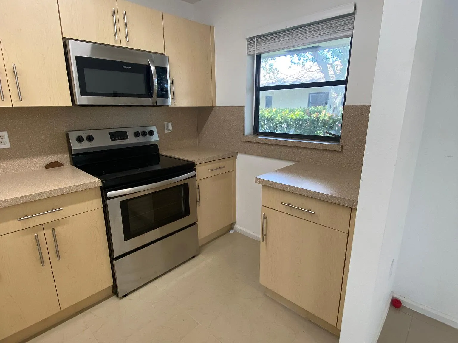 2 bed, 1077 sqft, $2,600 — Photo 4
