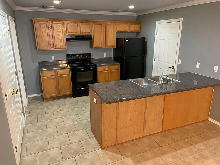 1660 N Willowbrook Dr — Photo 3
