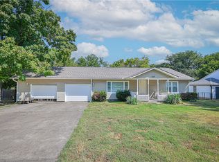 507 E Helena St, Siloam Springs, AR 72761