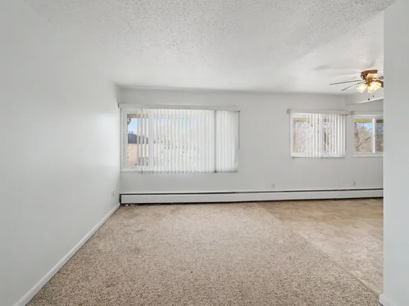 2908 116a Ave NW #604, Edmonton, AB T5W 4R7