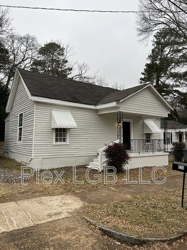 2 bed, 1.0 bath, 1066 sqft, $1,100 — Photo 1