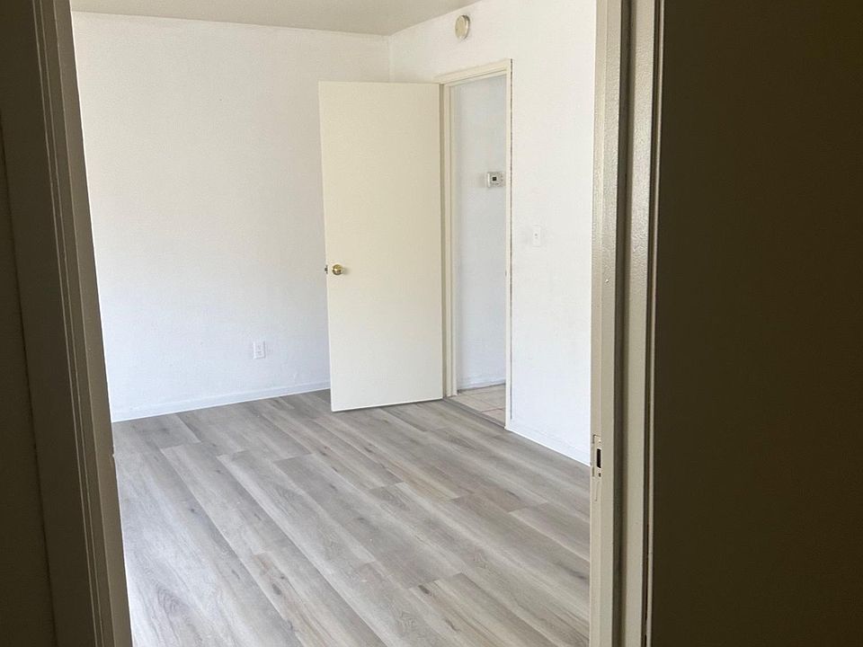 4723 Thunderbolt Ave APT 4, Las Vegas, NV 89115 Zillow