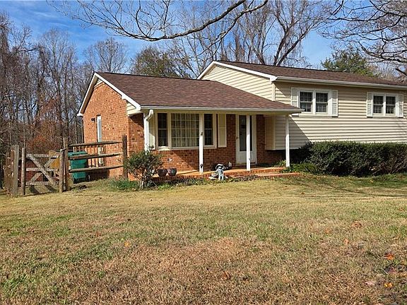 2nd image of 924 Sportsmans Dr