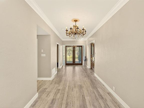 2nd image of 1725 Long Bow Ln