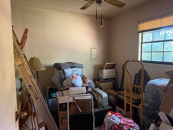 3rd image of 199 Wildwood Ln