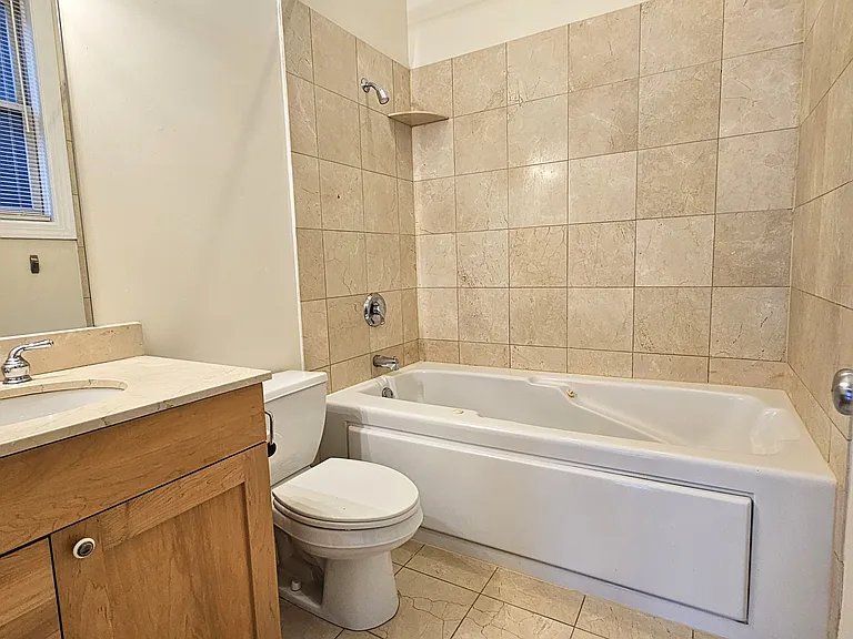 509 N Hartland Ct #1S — Photo 14