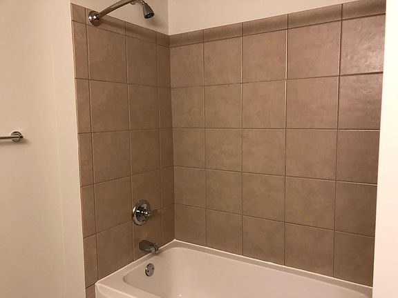 5th image of 558 W Kinzie St #E0812