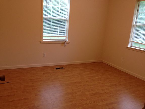 4th image of 227 W Caldwell St