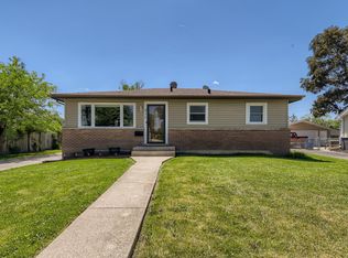 511 W Natalie Ln, Addison, IL 60101