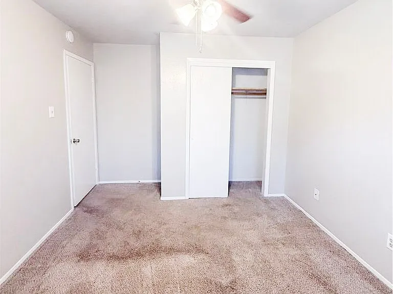 2402 Blanco Dr #B — Photo 8
