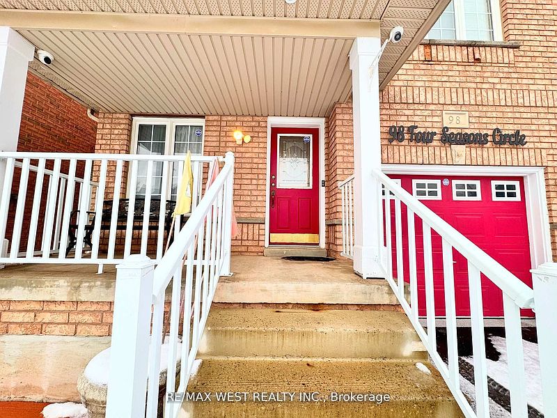 Brampton House for rent - 4 Bedrooms — photo 2