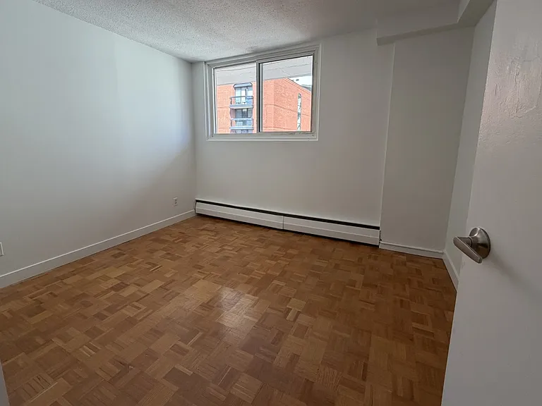 125 Somerset St W — Photo 17