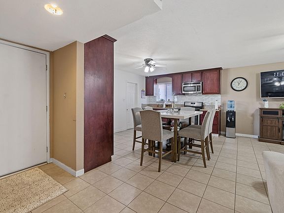 5th image of 605 Stanley Street
