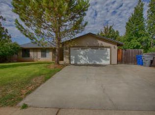 1124 Peregrine Way, Redding, CA 96003