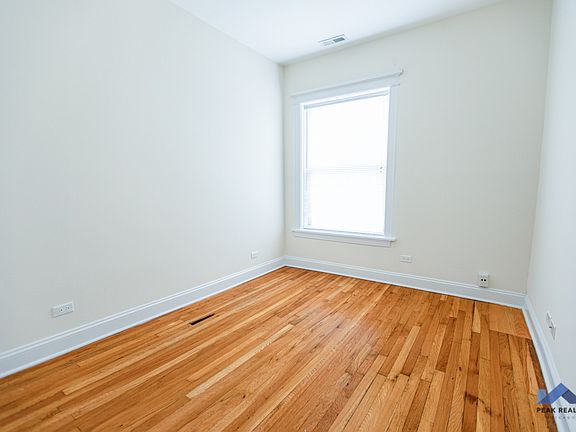 2nd image of 4362 N Kenmore Ave #997036