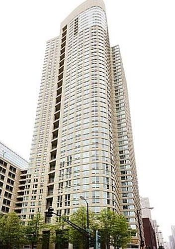 1st image of 345 N La Salle Dr APT 709