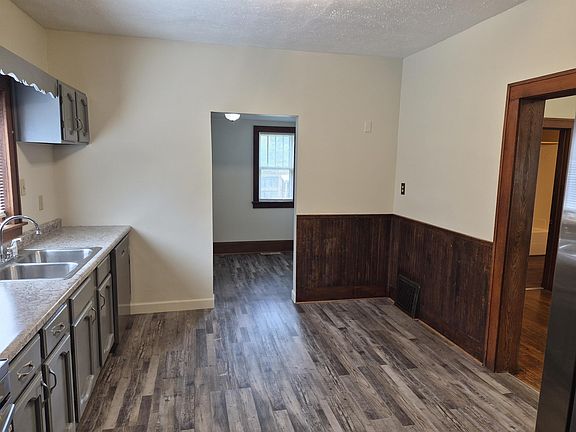 4th image of 425 5th St