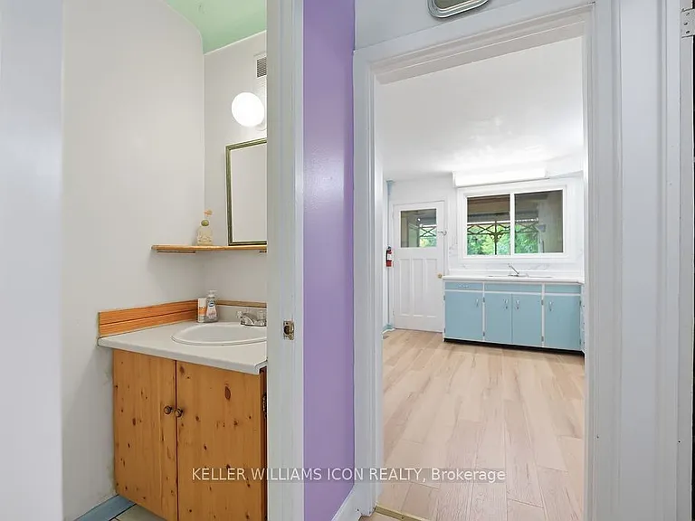 873 Woodroffe Ave — Photo 16