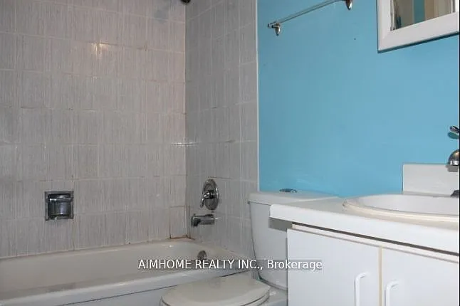 137 Irenemount Cres #UPPER — Photo 13