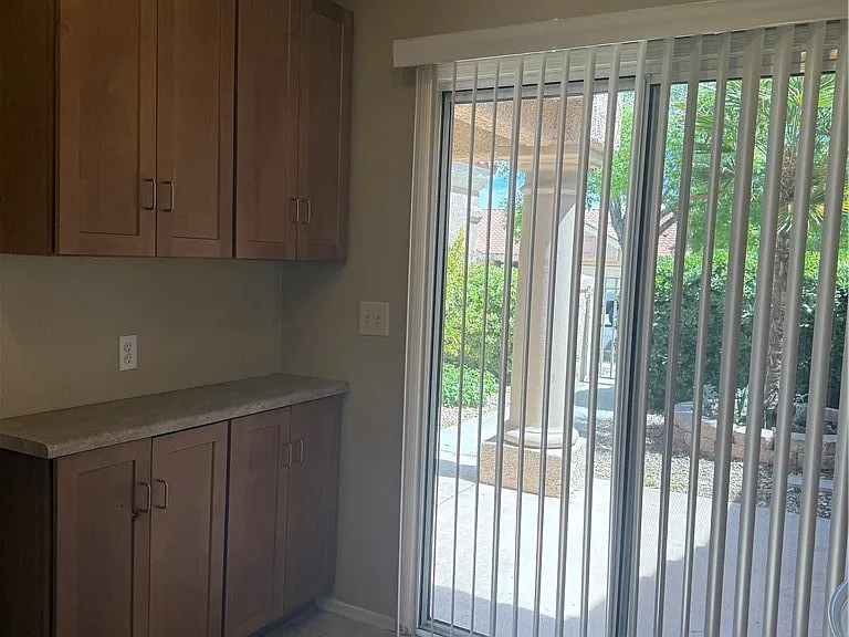 2425 Showcase Dr — Photo 15