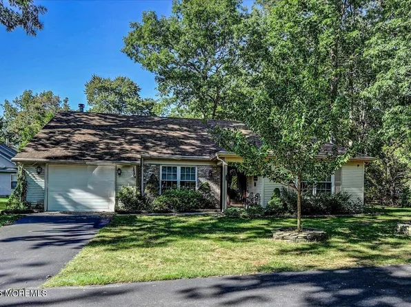 520 N Petunia Lane N, Whiting, NJ 08759