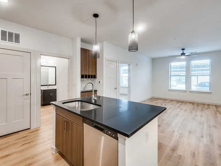 Burnett Lofts at Bishop Ridge — Photo 17